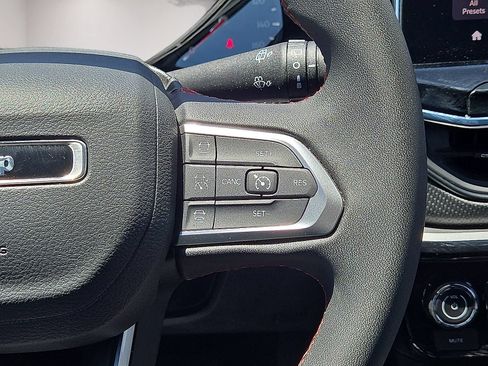Used 2025 Jeep Compass Trailhawk AWD/4WD image 20