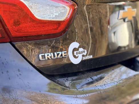 Used 2019 Chevrolet Cruze LT image 25