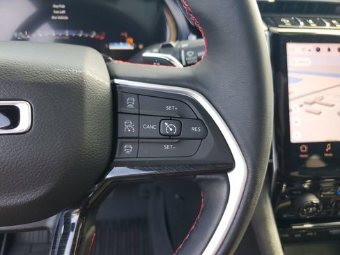 Used 2022 Jeep Grand Cherokee Trailhawk w/ Luxury Tech Group III image 26