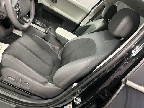 Used 2025 Hyundai Ioniq 5 SE image 10