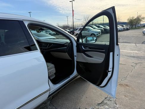 Used 2021 Buick Enclave Essence w/ Trailering Package, 5000 lbs. AWD/4WD image 25