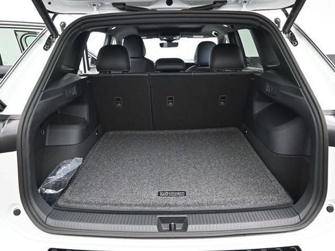 New 2026 Volkswagen Tiguan SE R-Line image 12