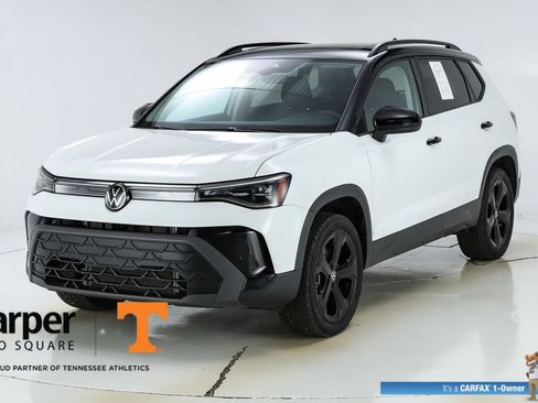 Used 2025 Volkswagen Taos SE AWD/4WD image 38