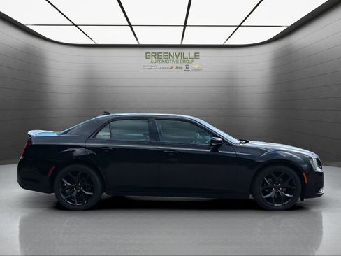 Used 2021 Chrysler 300 S image 7