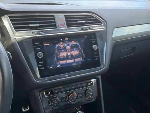 Certified 2020 Volkswagen Tiguan SE R-Line FWD image 22
