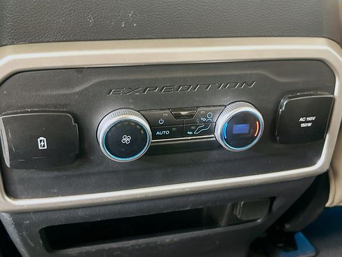 Used 2024 Ford Expedition Max XLT image 27