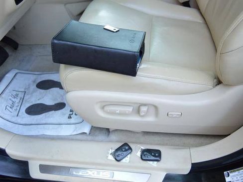 Used 2011 Lexus RX 350 AWD w/ Premium Pkg image 38