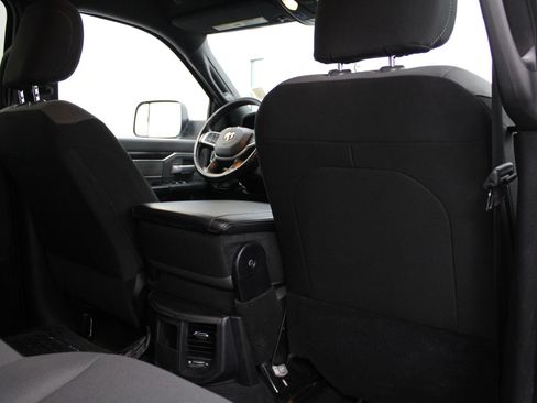 Used 2022 RAM 2500 Big Horn AWD/4WD image 23