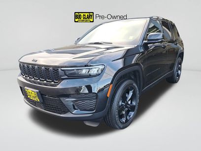 Used 2025 Jeep Grand Cherokee Altitude