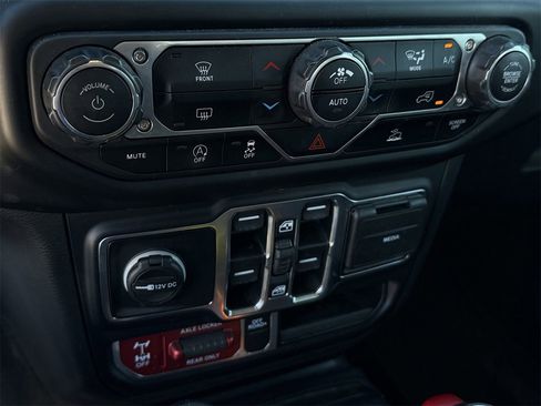 Used 2023 Jeep Gladiator Mojave w/ Trailer Tow Package image 19