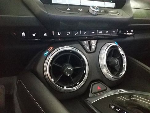 Used 2018 Chevrolet Camaro LT image 7