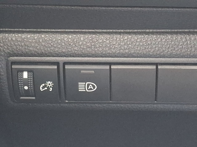 Used 2025 Toyota Corolla LE FWD image 22