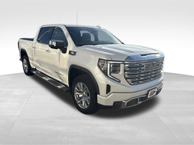 Used 2024 GMC Sierra 1500 Denali w/ Technology Package AWD/4WD image 3