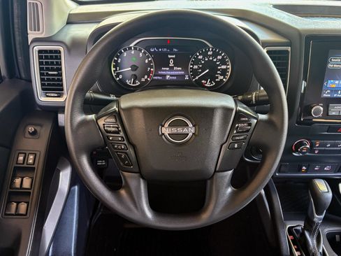 Used 2022 Nissan Frontier SV w/ Technology Package AWD/4WD image 29