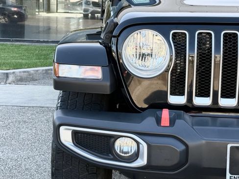 Used 2021 Jeep Wrangler Unlimited Sahara AWD/4WD image 7