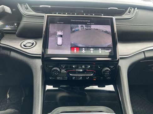 Used 2023 Jeep Grand Cherokee L Limited w/ Luxury Tech Group II image 20