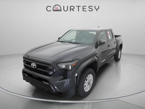 Certified 2026 Toyota Tacoma SR5 AWD/4WD image 32