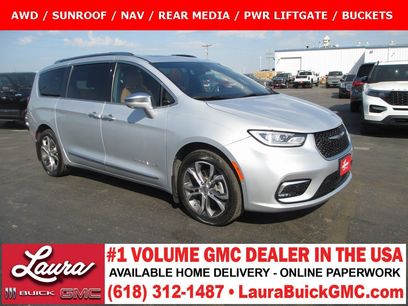 Used 2022 Chrysler Pacifica Pinnacle