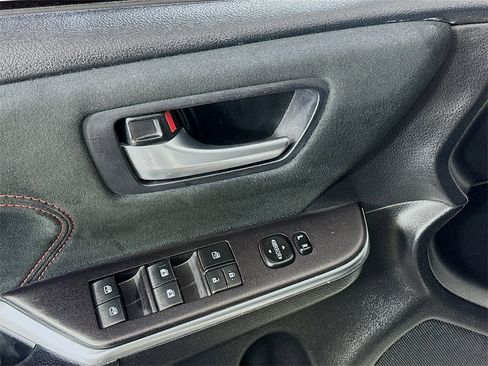 Used 2017 Toyota Camry XSE image 18
