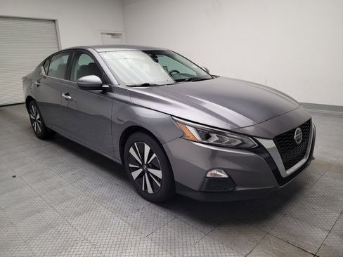 Used 2021 Nissan Altima 2.5 SV FWD image 13