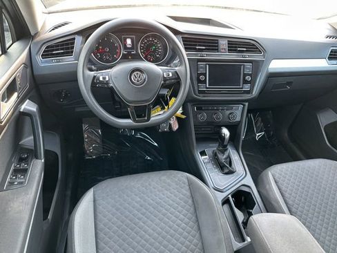 Used 2018 Volkswagen Tiguan S image 11