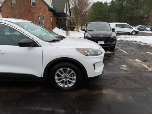 Used 2022 Ford Escape SE w/ Convenience Package image 10