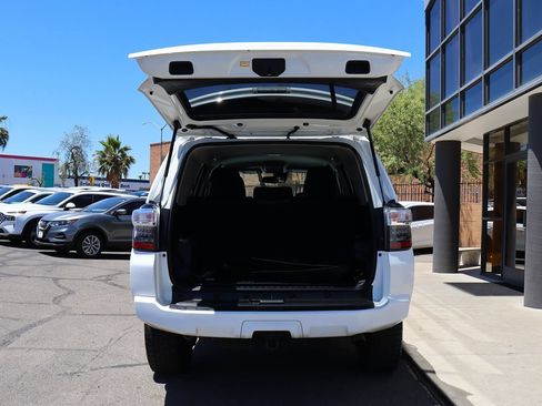 Used 2022 Toyota 4Runner SR5 AWD/4WD image 22