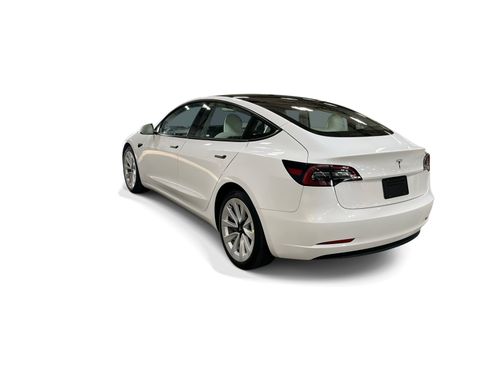 Certified 2023 Tesla Model 3 Standard Range RWD image 4