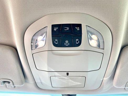 Used 2024 Chrysler Pacifica Touring-L FWD image 41