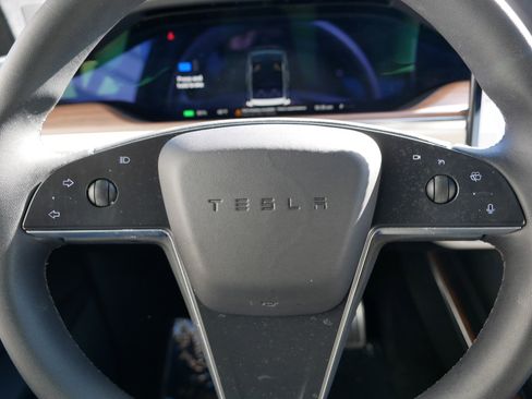 Used 2024 Tesla Model X image 25