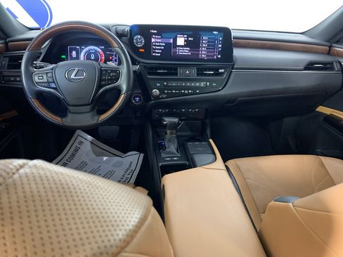 Used 2022 Lexus ES 300h Ultra Luxury w/ Accessory Package FWD image 33