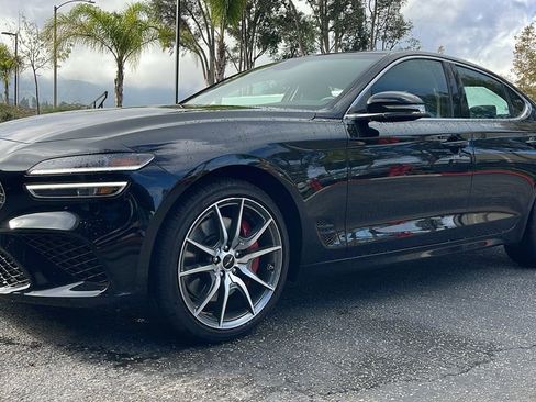 Used 2025 Genesis G70 2.5T image 13