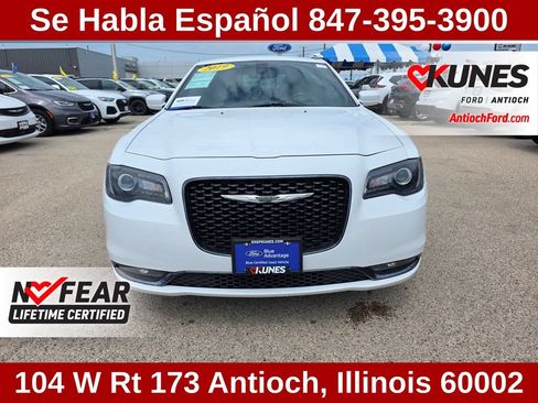 Used 2019 Chrysler 300 S AWD/4WD image 2