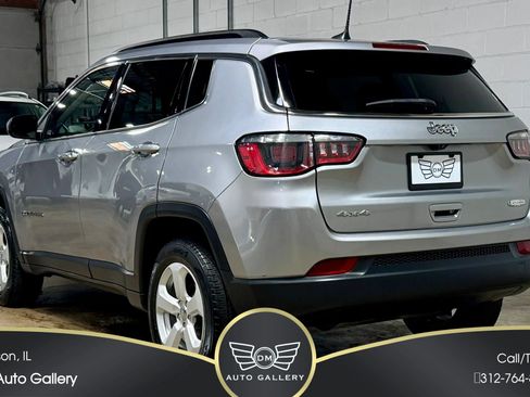 Used 2019 Jeep Compass Latitude w/ Cold Weather Group AWD/4WD image 5