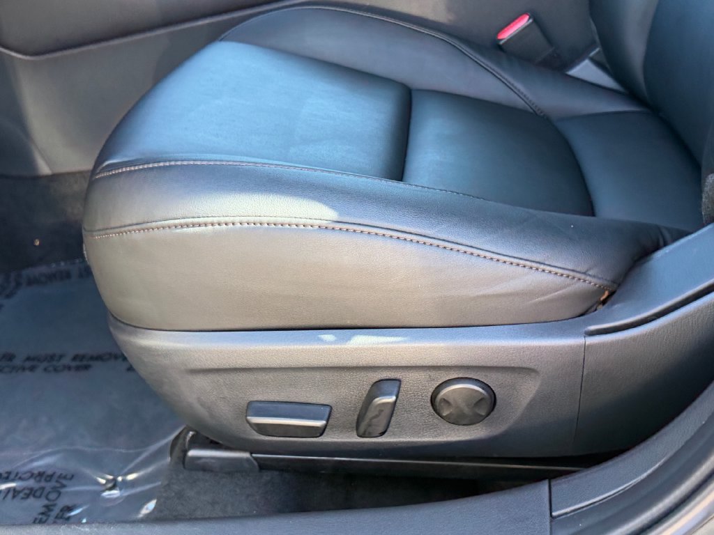 Used 2025 MAZDA MAZDA3 s FWD image 17