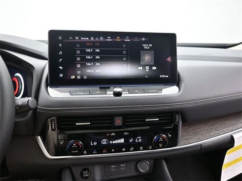 New 2025 Nissan Rogue Platinum w/ Platinum Premium Package image 23