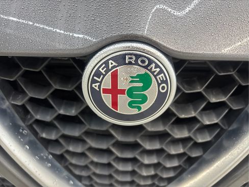 Used 2020 Alfa Romeo Giulia Ti w/ Quick Order Package 22X Lusso AWD/4WD image 34