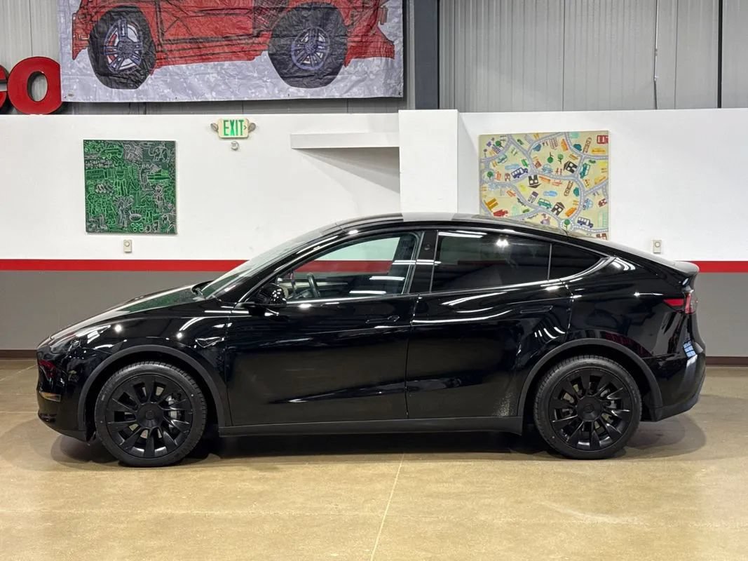 Used 2023 Tesla Model Y Long Range AWD/4WD image 4