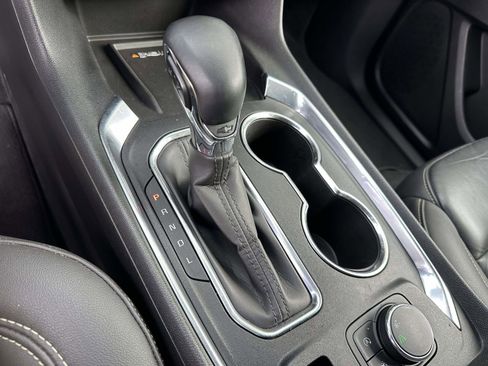 Used 2023 Chevrolet Traverse LT image 32