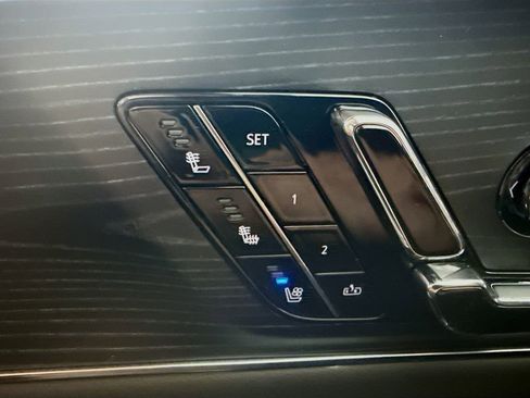 Used 2024 Cadillac Lyriq Luxury image 22