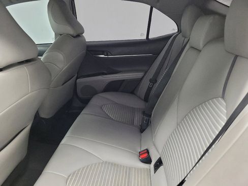 Used 2023 Toyota Camry SE FWD image 18