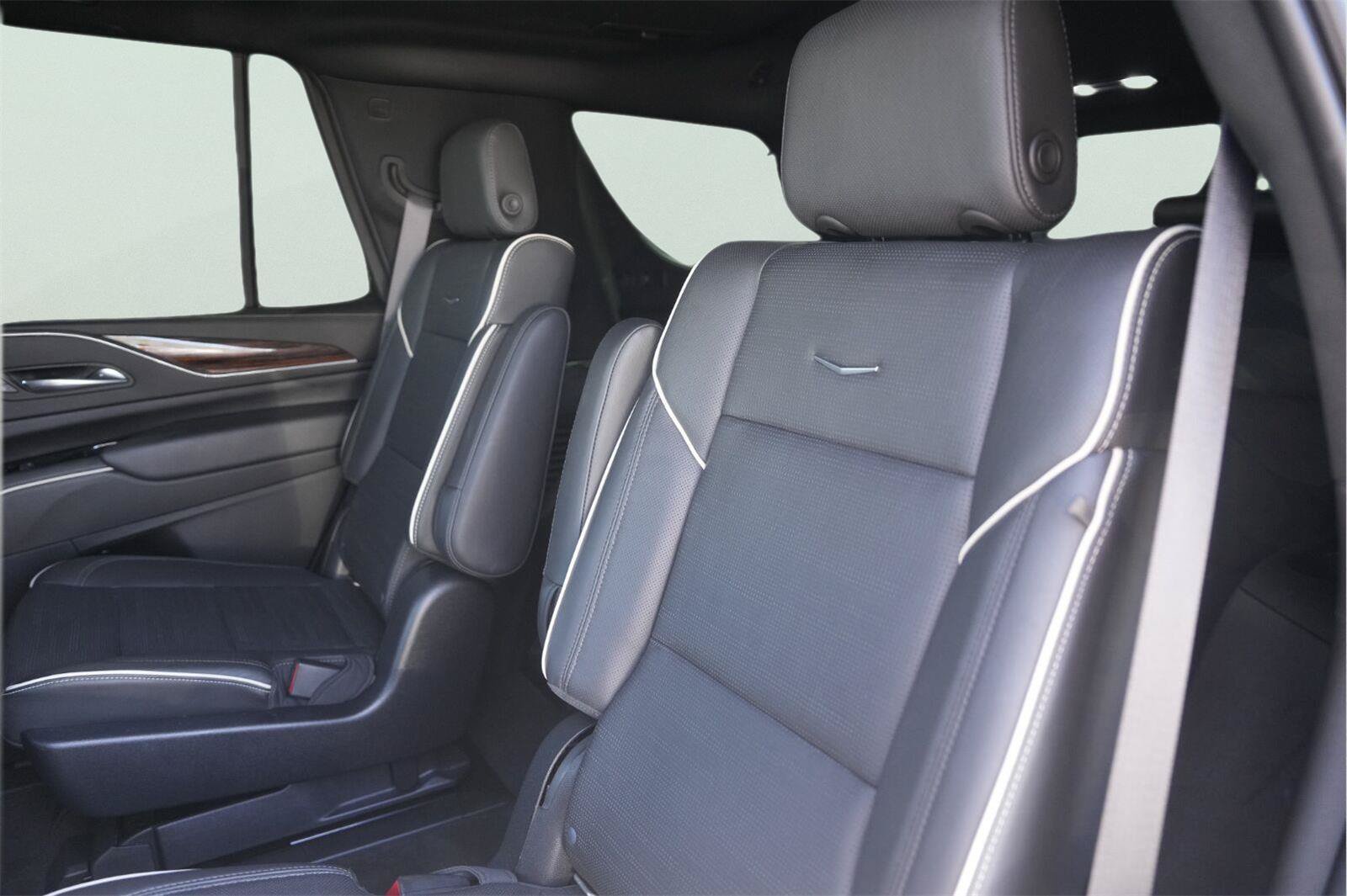 Used 2022 Cadillac Escalade Premium Luxury w/ Performance Package RWD image 14