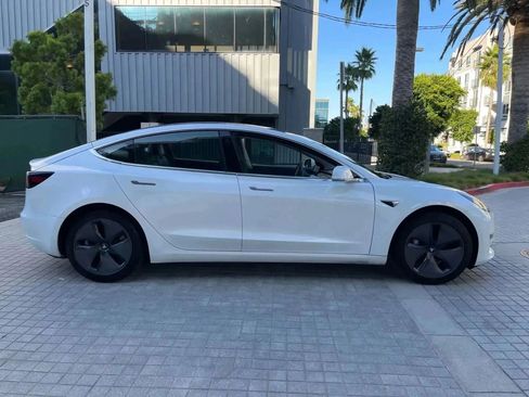 Used 2020 Tesla Model 3 Standard Range image 4