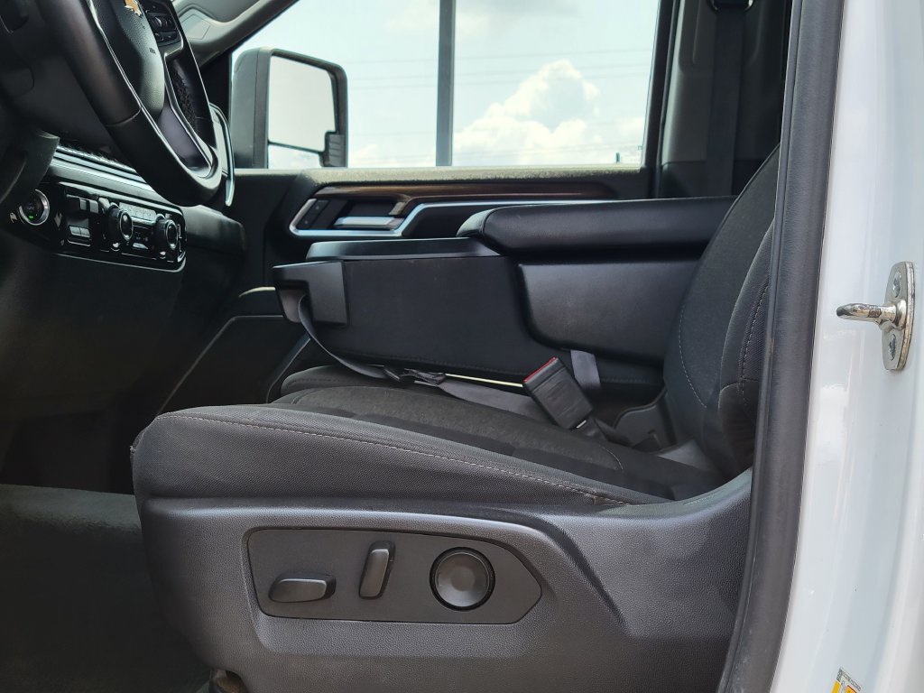 Used 2025 Chevrolet Silverado 2500 LT w/ Convenience Package AWD/4WD image 23