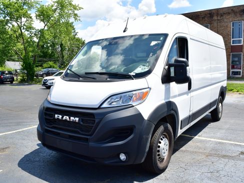 Used 2025 RAM ProMaster 2500 w/ Convenience Group FWD image 4