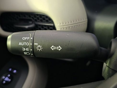 Used 2025 Honda HR-V LX image 17