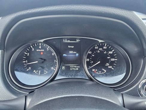 Used 2016 Nissan Rogue SV image 18