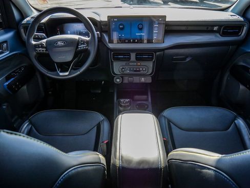 Used 2025 Ford Maverick Lobo image 24