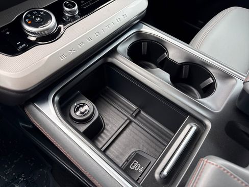 Used 2025 Ford Expedition Max Active image 23