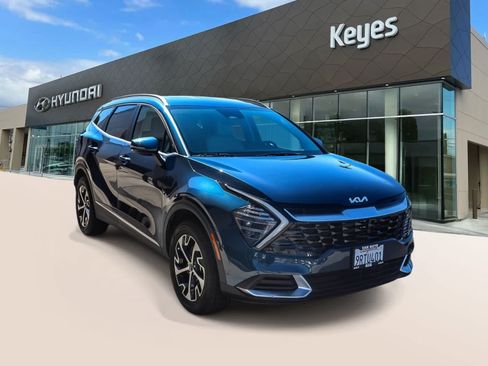 Used 2025 Kia Sportage EX AWD/4WD image 3